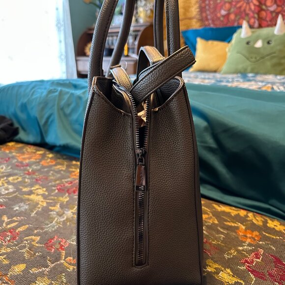 NWT | Nicole Miller Crossbody Metallic Handbag - Picture 2 of 9